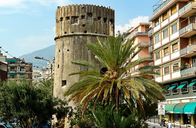 Ein Turm in der Stadt Sanremo